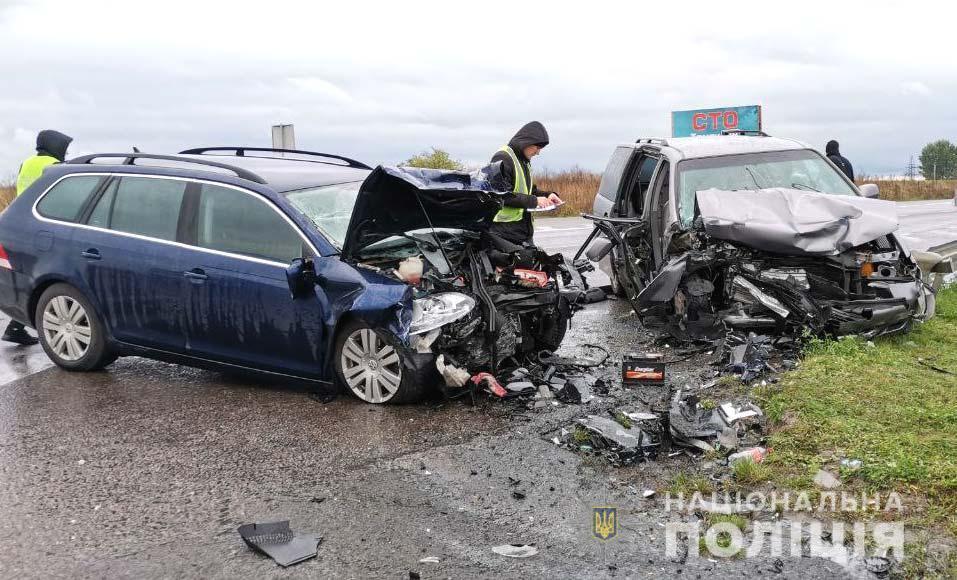 Volkswagen столкнулся на встречной с Honda