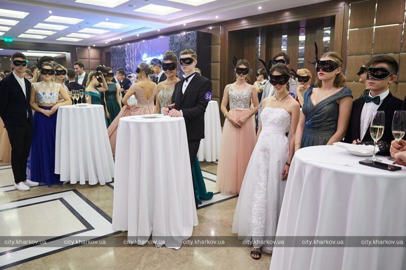 Участники бала-маскарада