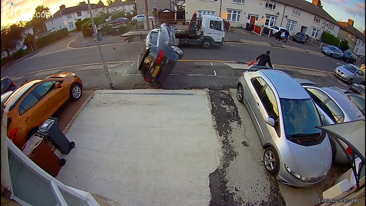 Audi несколько раз перевернулась из-за неудачного обгона dqxikeidqxitkant