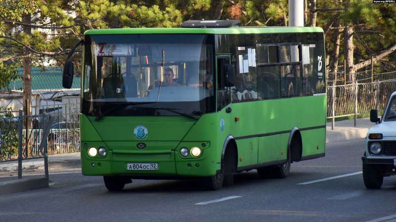 В оккупированном Севастополе массово выходят из строя российские троллейбусы и автобусы