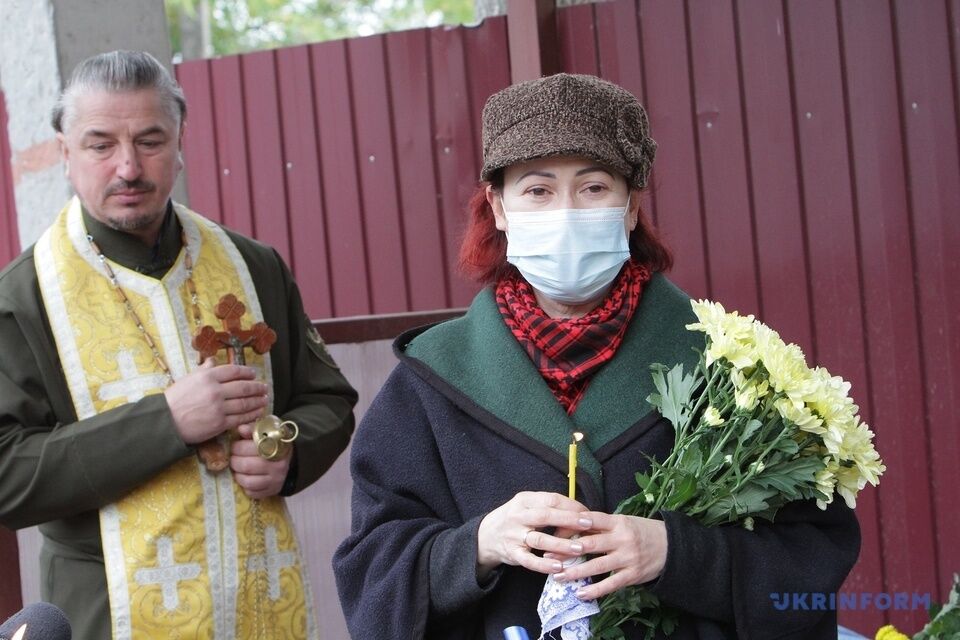 Прощение прошло возле больницы Мечникова.