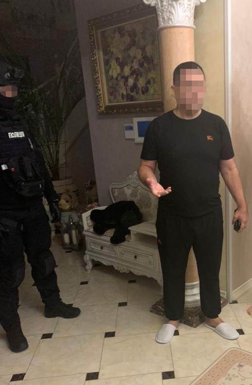 один из задержанных по подозрению в попытке купить должность dqxikeidqxitkant