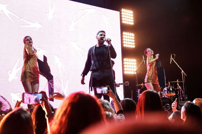 Виталий Козловский во время выступления dqxikeidqxiqqeant