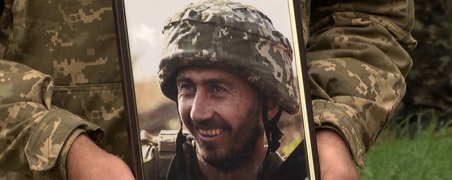 Із загиблим унаÑлідок обÑтрілу під ВодÑним Михайлом СтароÑтіним попрощалиÑÑ Ð½Ð° ХерÑонщині 01 dqxikeidqxitkant