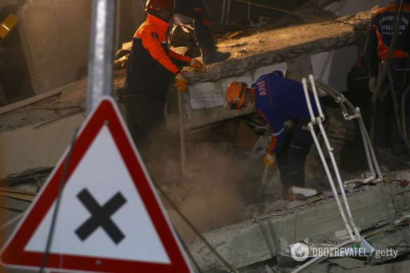 Из-под завалов удалось достать более 100 человек dqxikeidqxitkant