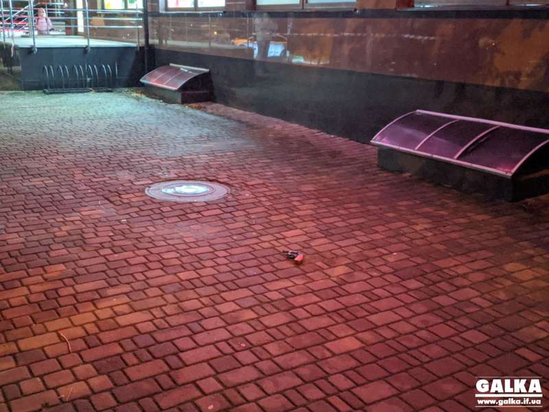 На месте преступления в Ивано-Франковске полиция нашла оружие. dqxikeidqxitkant