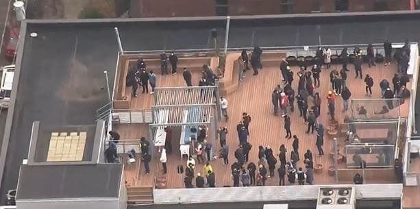 Заложников вывели на крышу dqxikeidqxitkant