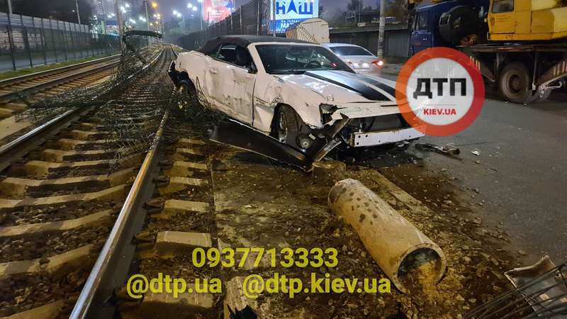 Chevrolet Camaro вылетел с дороги dqxikeidqxitkant