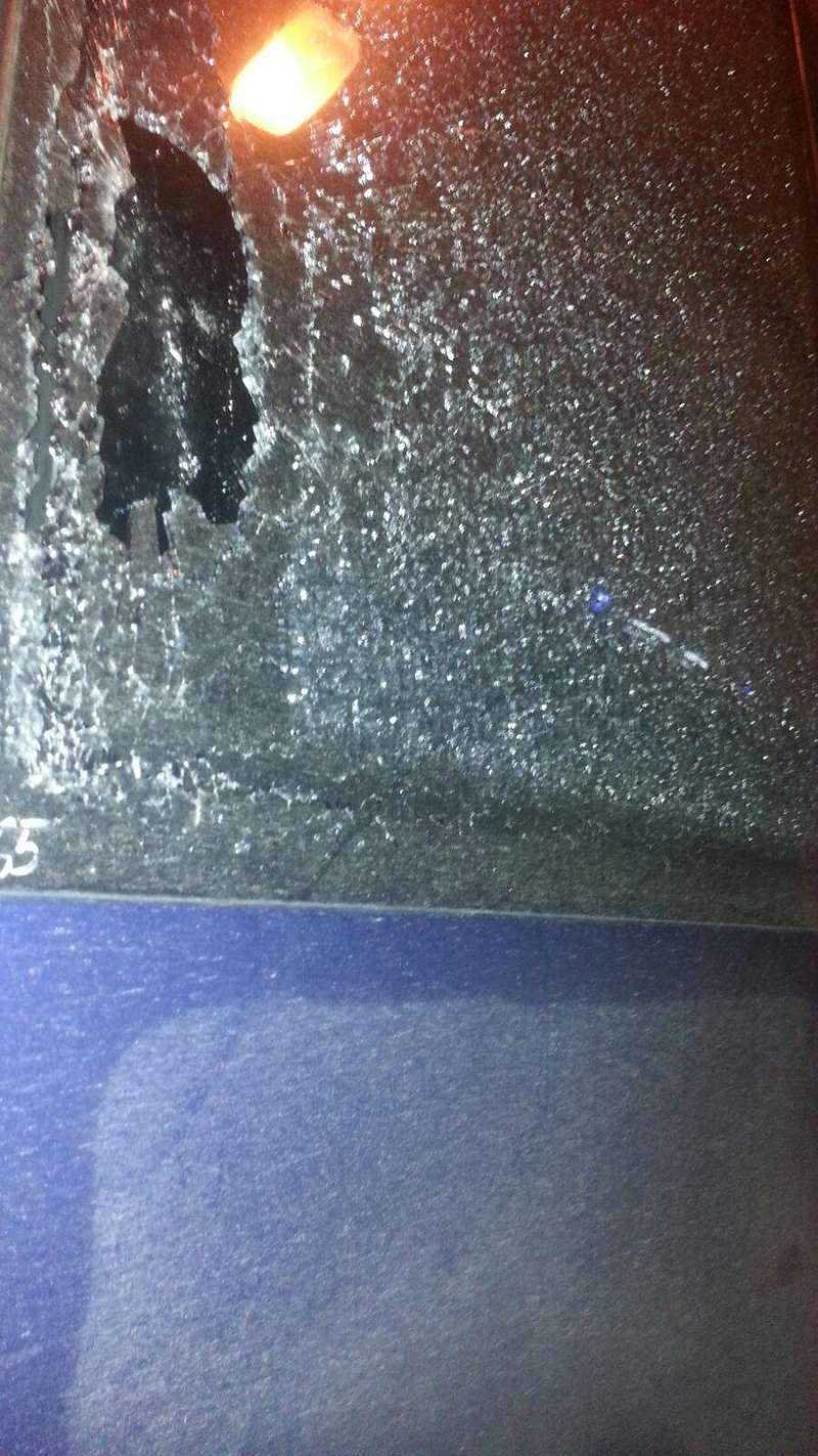 В Чернигове расстреляли автобус с пассажирами - фото 1 dqxikeidqxitkant