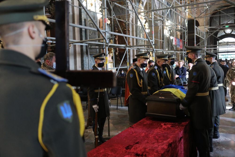 Во Львове простились с погибшим десантником Иваном Горошком