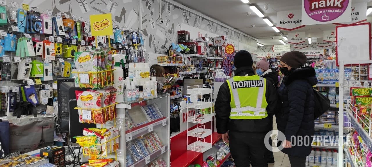 Полицейские нагрянули в магазин