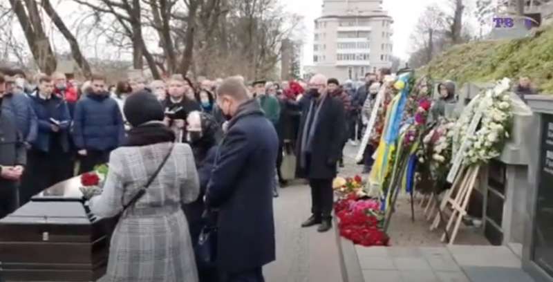 Прощание с Виктюком на Лычаковском кладбище