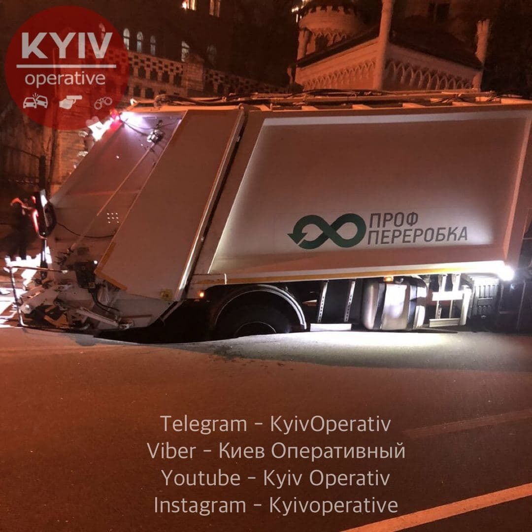 В месте аварии недавно положили новый асфальт