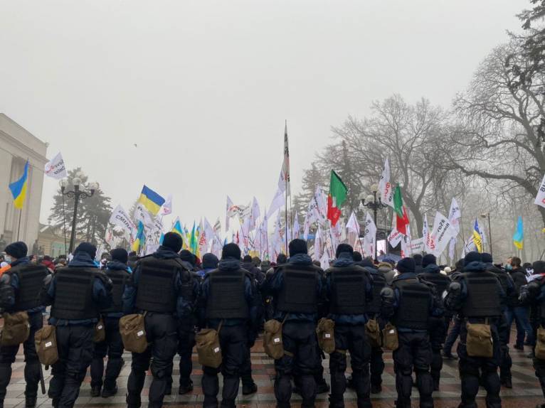 Полиция на Площади Конституции