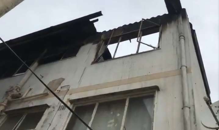 Дом, на который перекинулся огонь