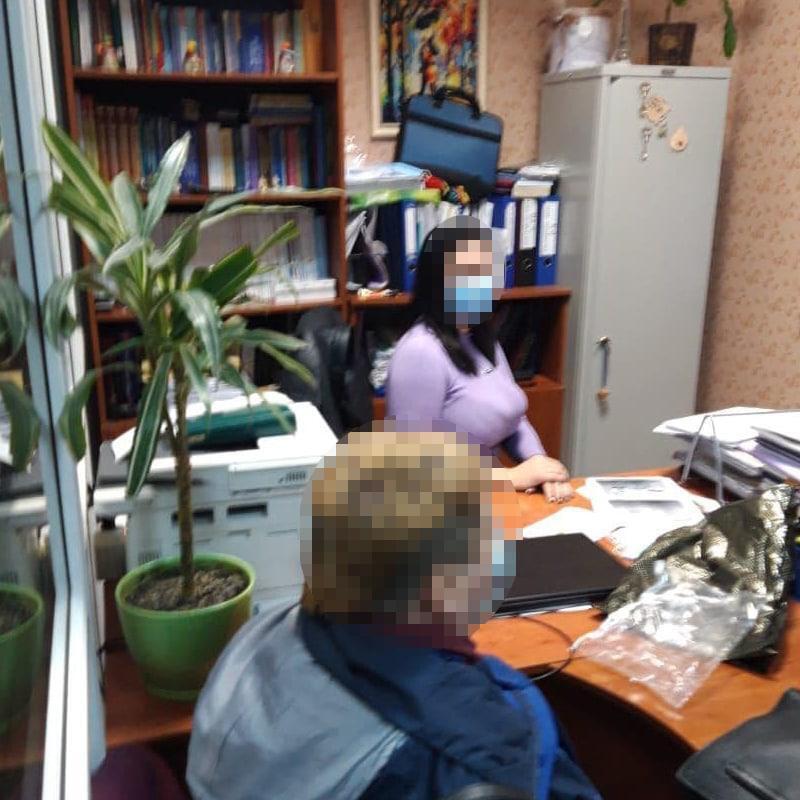 Нотариус угрожала предпринимателю создать проблемы с регистрацией имущества dqxikeidqxitkant