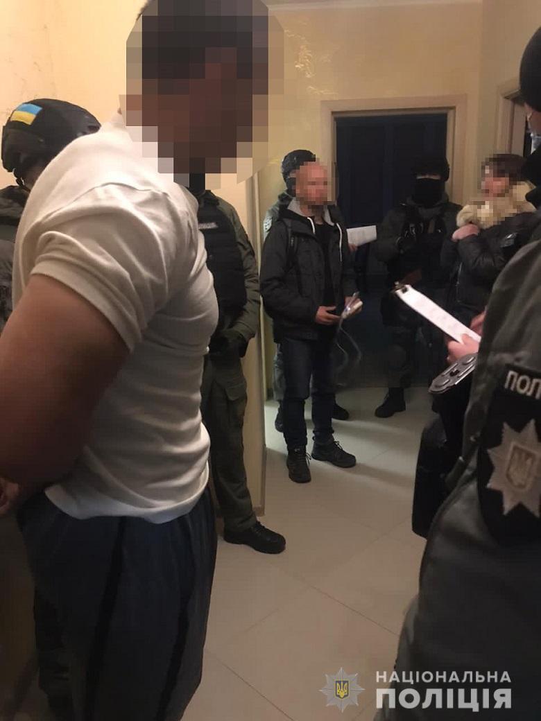 Злоумышленника задержали в порядке статьи 208 УПК Украины.