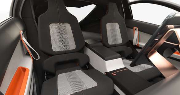 Триколісний електрокар Aptera, салон