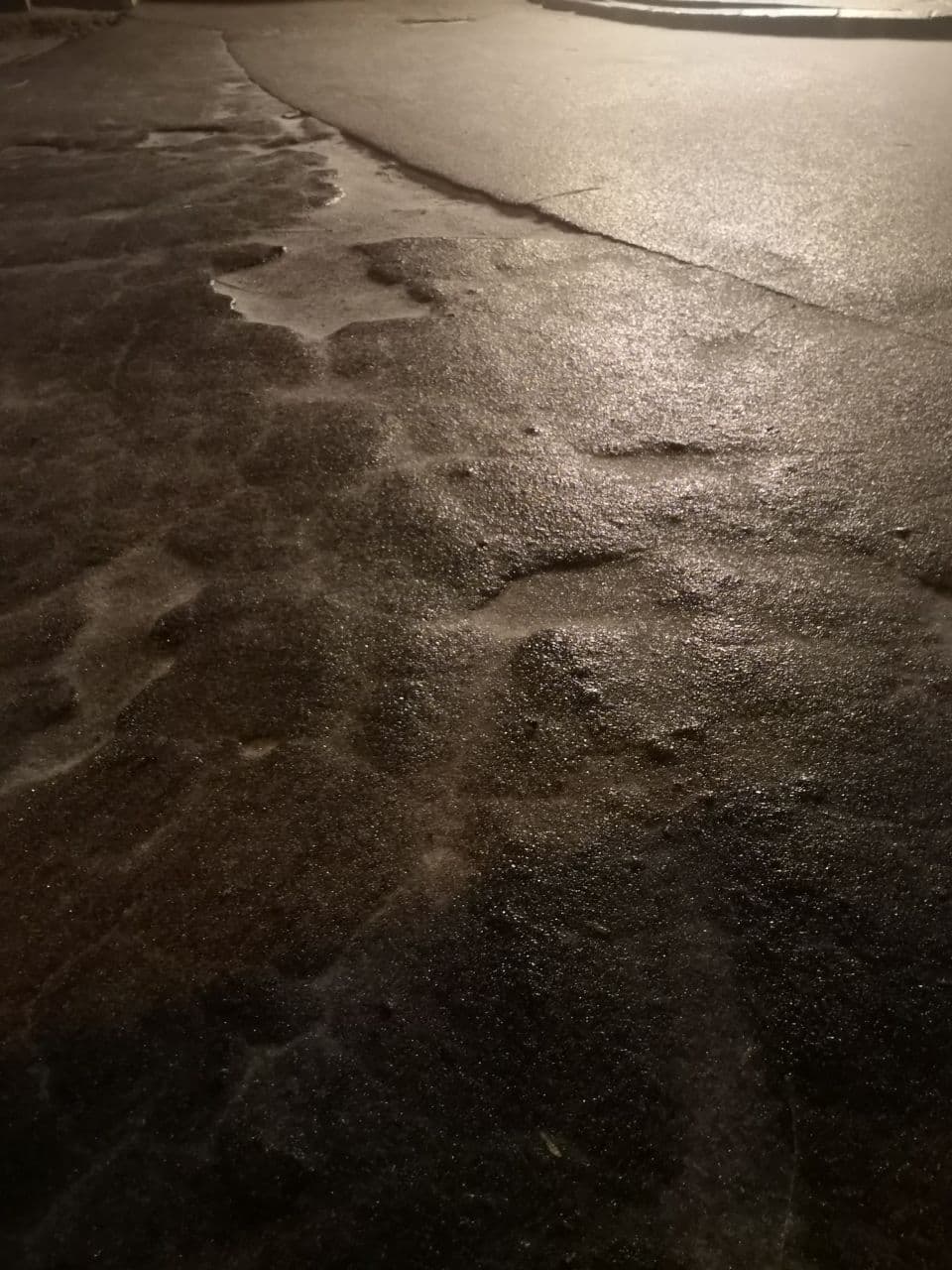 В Киеве невозможно передвигаться по городу из-за гололеда dqxikeidqxiqqeant