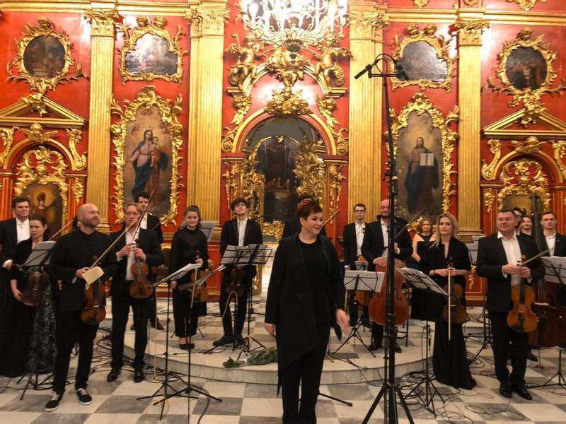 На открытии церкви присутствовал симфонический оркестр