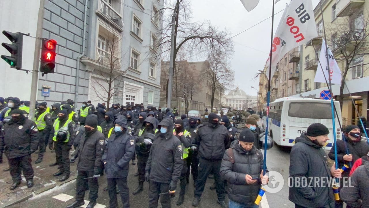 Митинг под охраной