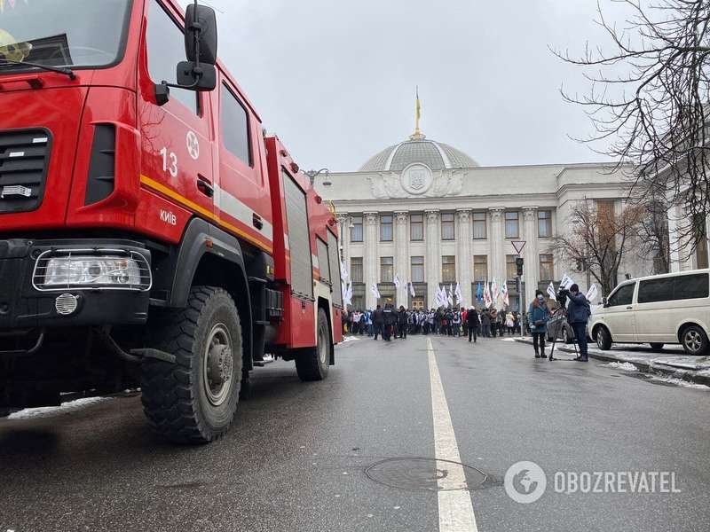 Под Раду приехала спецтехника