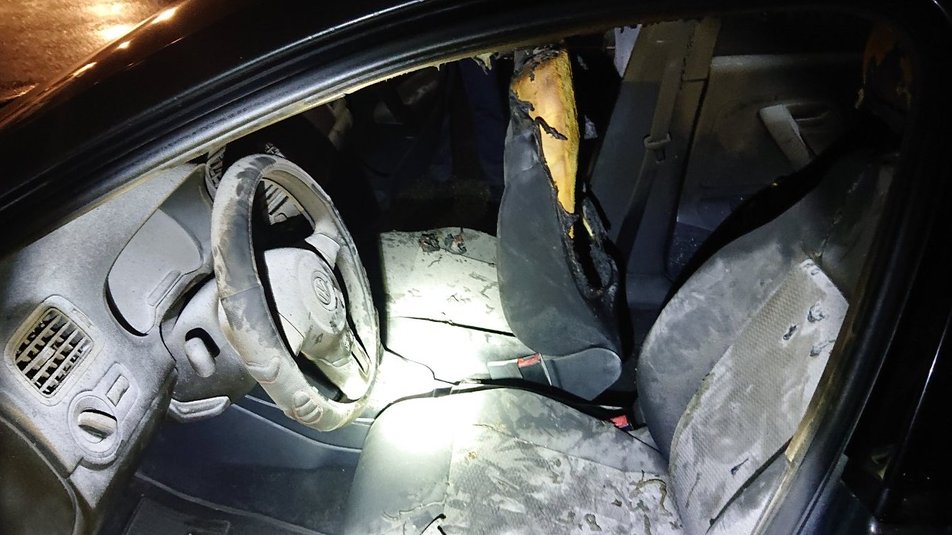 У Чернігові через феєрверк загорілася автівка dqxikeidqxiqqeant