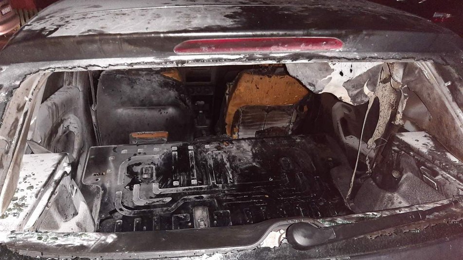 У Чернігові через феєрверк загорілася автівка