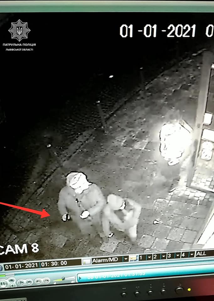 В новогоднюю ночь пьяный мужчина устроил стрельбу в центре Львова. Фото: полиция dqxikeidqxitkant