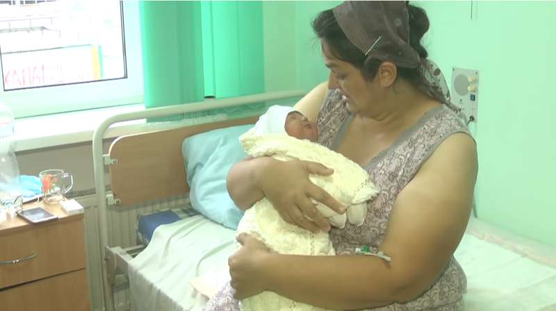 42-летняя Светлана Кухарчук из Хмельницкой родила 18-го ребенка dqxikeidqxiqqeant