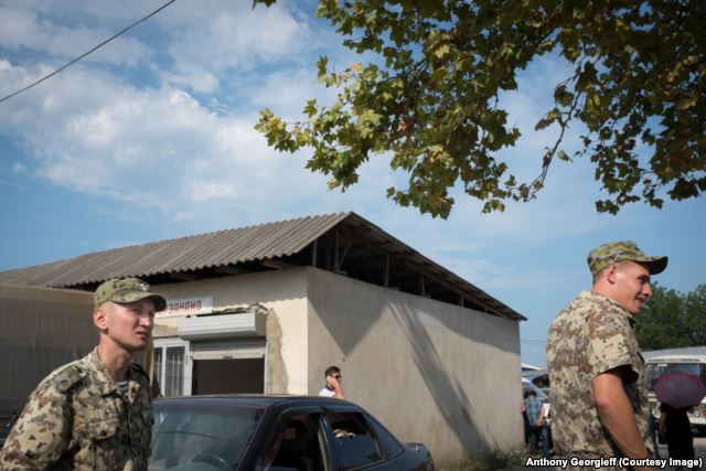 У Галі є великий ринок, на якому місцеві жителі звикли робити покупки. Він також обслуговує абсолютно нову російську військову базу з 3500 російськими військовослужбовцями