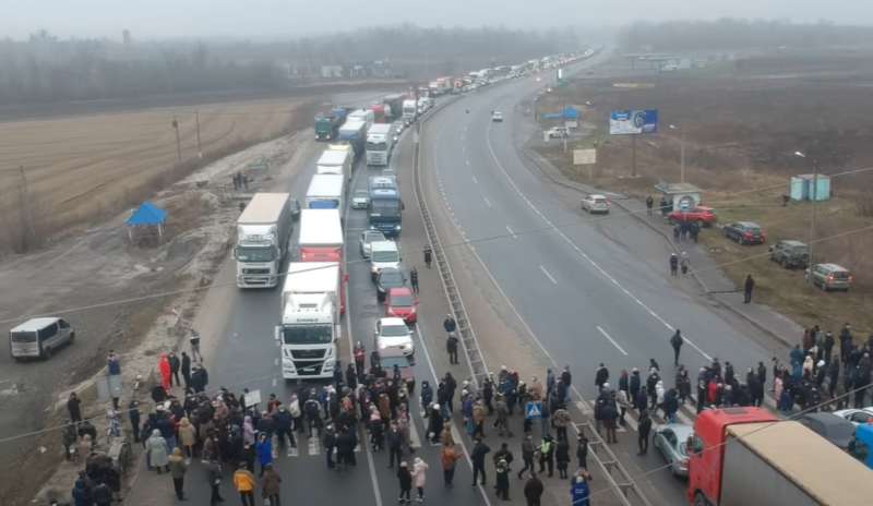 Лубны, акции протеста возле Лубныгаза dqxikeidqxiqqeant