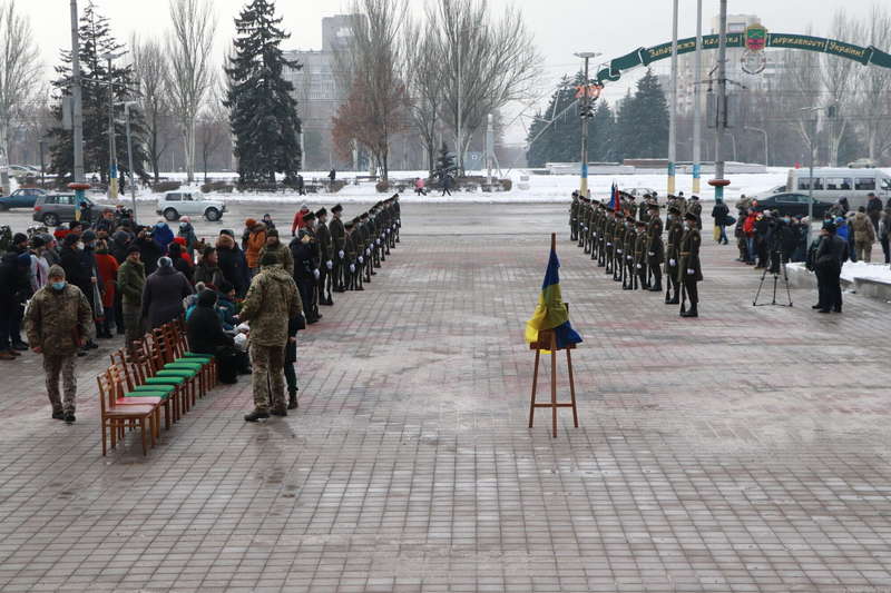 Проститься с Героем пришли родные и собратья