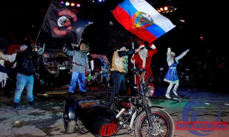 Как "ополченцы" в лаптях и камуфляже спасали Новый год в Луганске