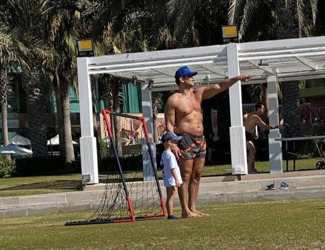 Николай Тищенко с ребенком якобы в Дубае. dqxikeidqxiqqeant