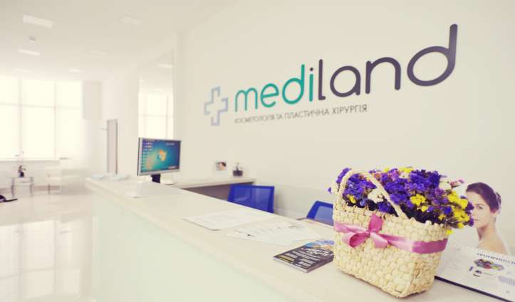 Клініка «Меділенд» фігурує у скандалі з таємною вакцинацією. Цей скандал у найгіршому світлі виставив українську владу dqxikeidqxitkant