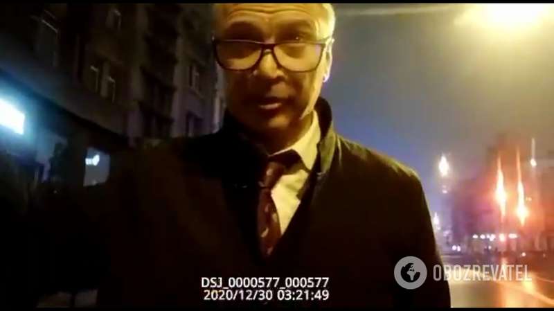 Заместитель Уруского общается с полицейскими dqxikeidqxiqqeant