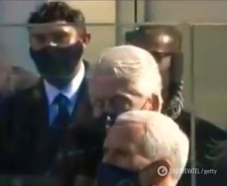 Билл Клинтон, задремавший на инаугурации Байдена dqxikeidqxitkant