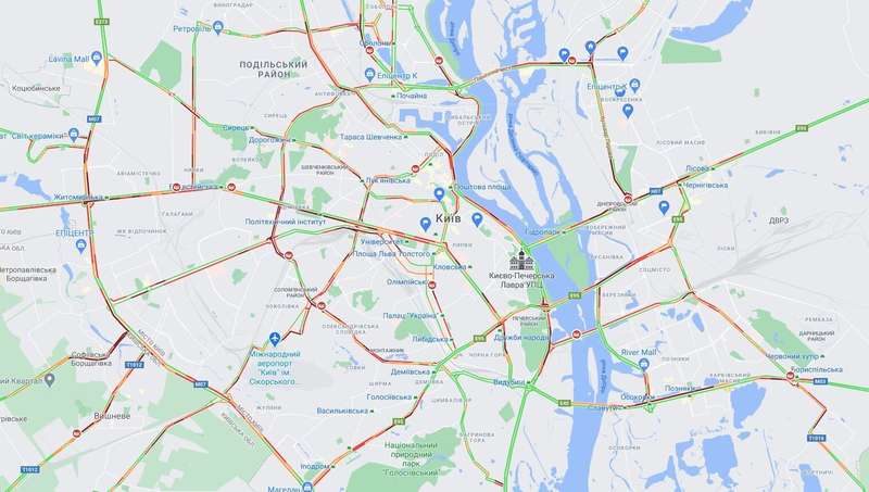 В Киеве образовались многочисленные пробки. dqxikeidqxiqqeant