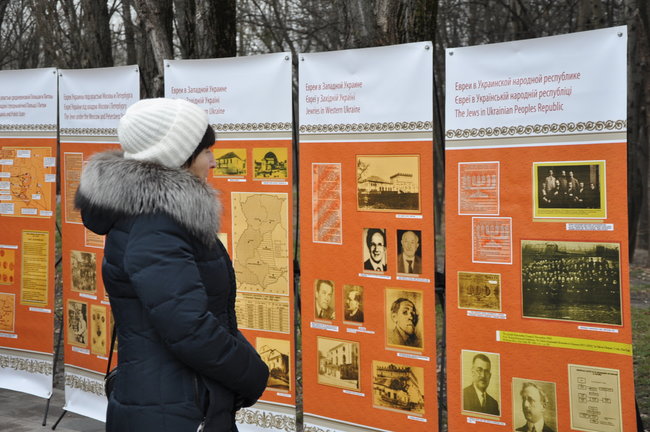 В Киеве прошла церемония в память о жертвах Холокоста 06