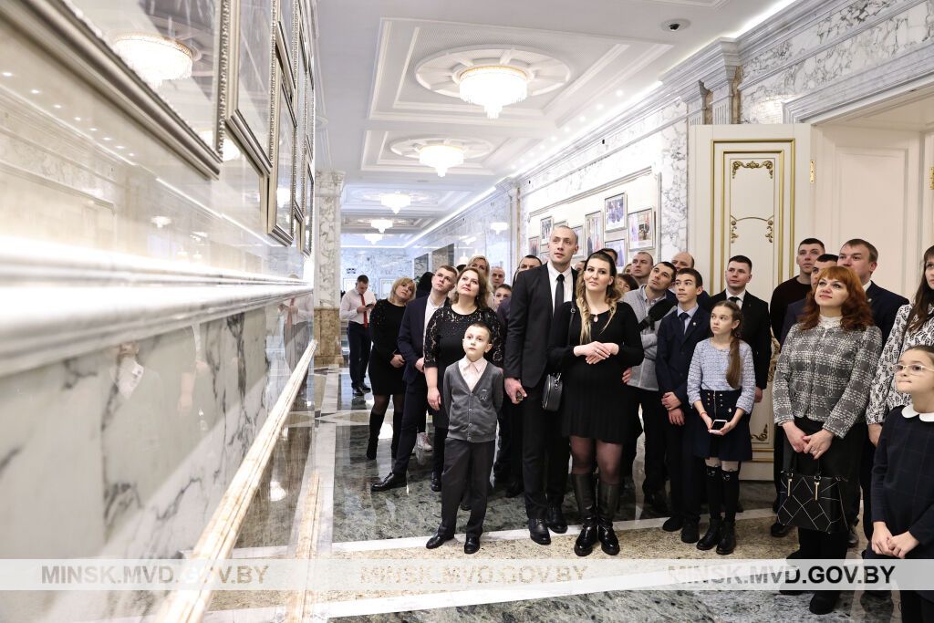 Силовики в Дворце Независимости