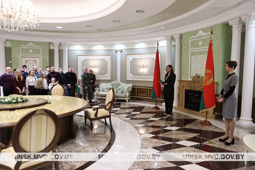 Силовиков встретила Наталья Эйсмонт