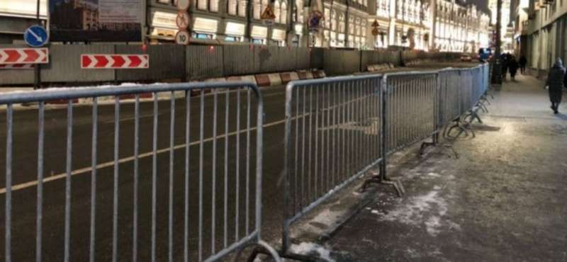 Фото: Лубянку и близлежащие улицы уже оградили перед акцией протеста dqxikeidqxitkant