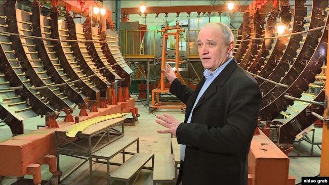 Стапель із частиною фюзеляжу майбутнього Ан-178