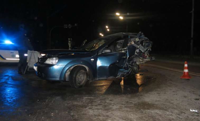 В результате удара Chevrolet Lacetti отбросило на 60 метров dqxikeidqxiqqeant