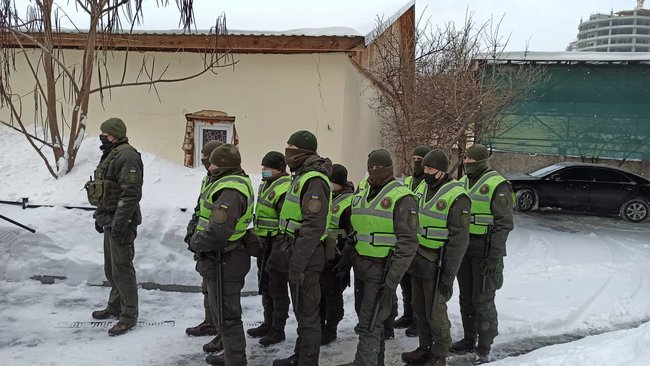 Какой нах#й Московский? и Зеленский закрой суд: активисты пикетировали Окружной админсуд Киева 11 Какой нах#й Московский? и Зеленский закрой суд: активисты пикетировали Окружной админсуд Киева 11