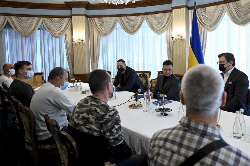 В Украину вернулись пленные моряки: встречал лично Зеленский. Фото