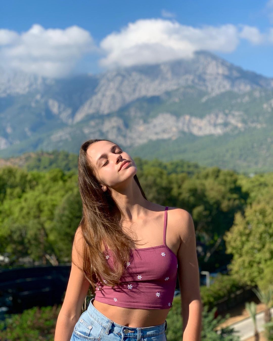 Валерия Юзьвяк на природе