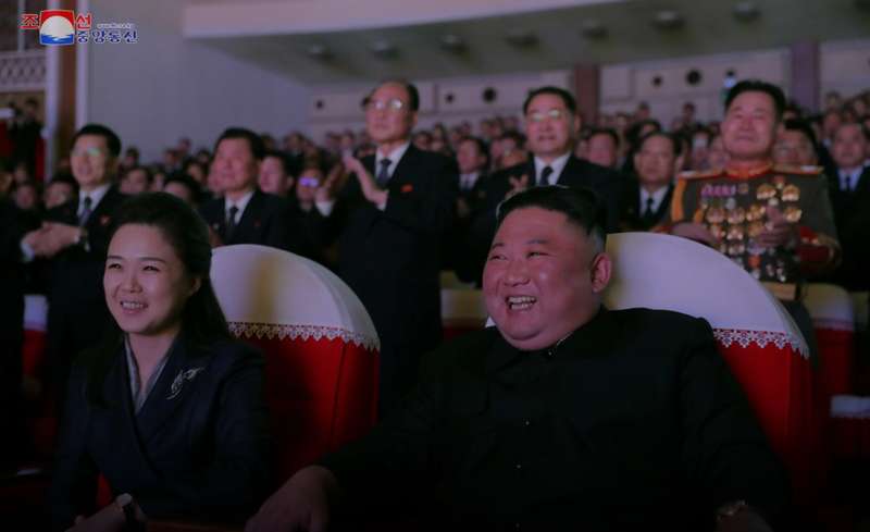 Жена Ким Чен Ына породила массу слухов своим внезапным исчезновением. dqxikeidqxitkant