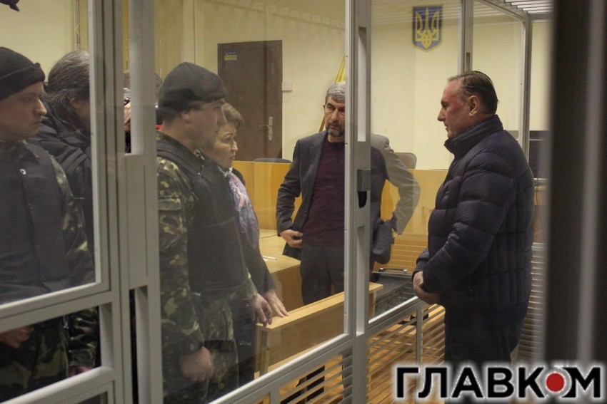 Повідомлення і кадри із залу, де у другій половині Єфремову лютого обирали запобіжний захід, відвернули увагу громадськості від безрезультатності розслідування справи «Небесної сотні» (фото: Станислав Груздев, «Главком») dqxikeidqxiqqeant